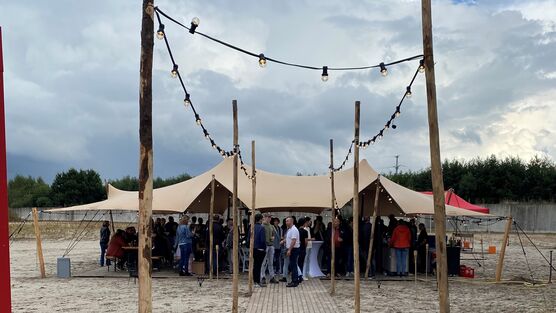 Stretch tent