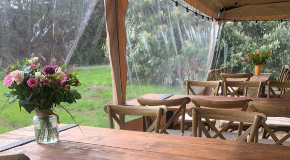 stretch tent met meubilair.jpg
